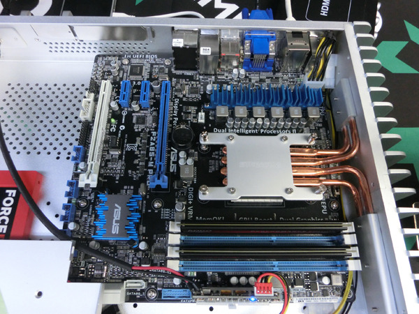 Immagine pubblicata in relazione al seguente contenuto: AMD mostra un sistema con APU A10-5700 privo di ventole | Nome immagine: news18162_amd_A10-5700_2.jpg