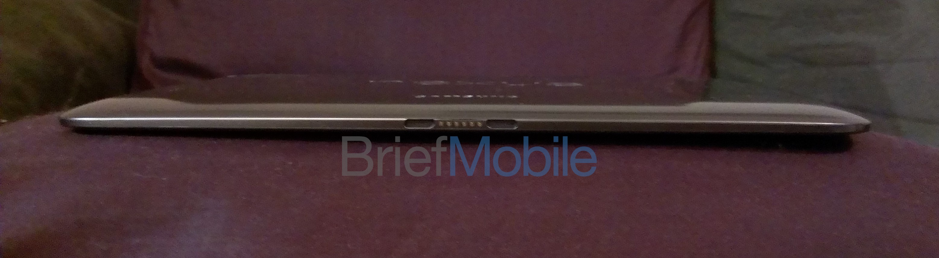 Immagine pubblicata in relazione al seguente contenuto: Disponibili foto e specifiche del tablet Nexus 10 di Google e Samsung | Nome immagine: news18333_Google-Samsung-Nexus-10-tablet_3.jpg