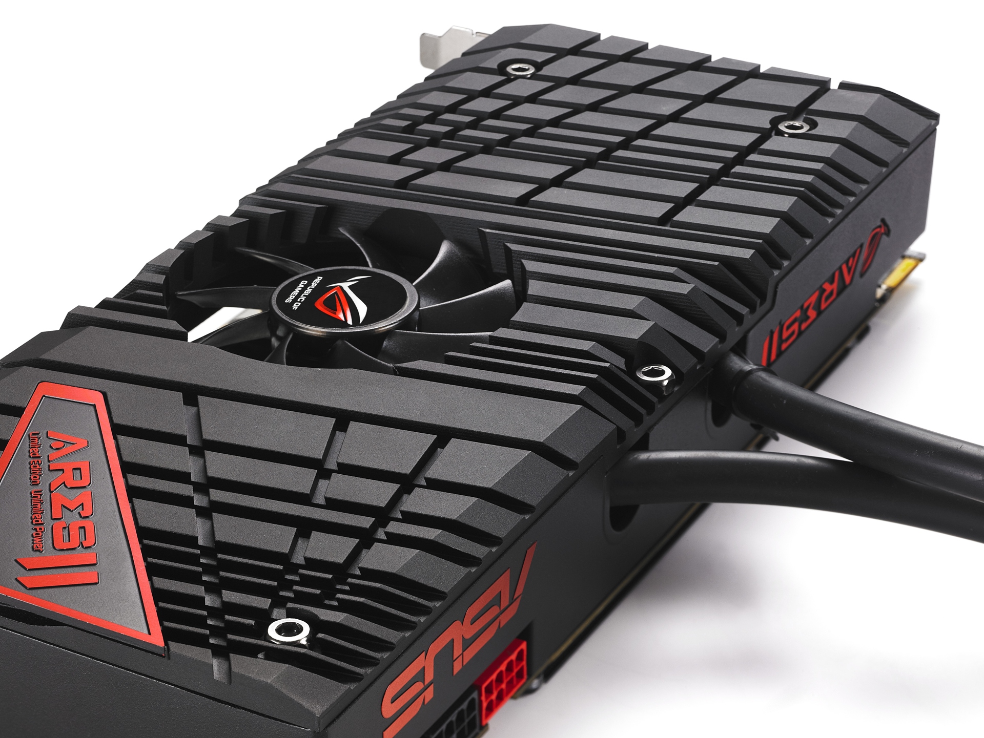 Media asset in full size related to 3dfxzone.it news item entitled as follows: Top Video Cards: ASUS annuncia la ROG ARES II Limited Edition | Image Name: news18701_ASUS-ROG-ARES-II_1.jpg