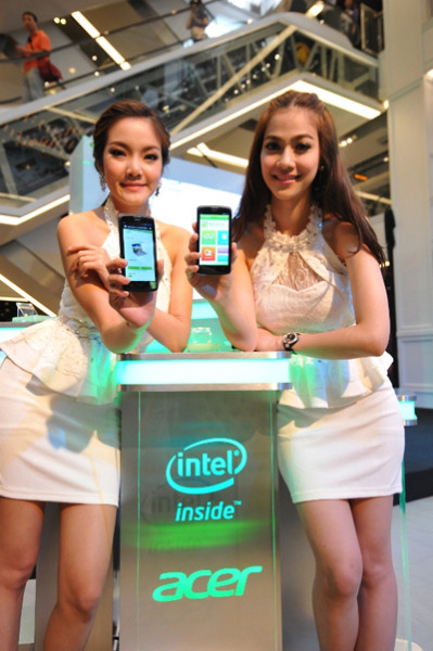 Immagine pubblicata in relazione al seguente contenuto: Acer e Intel lanciano lo smartphone Liquid C1 con Atom Z2420 e Android | Nome immagine: news18865_Acer-Intel-Liquid-C1-smartphone_2.jpg