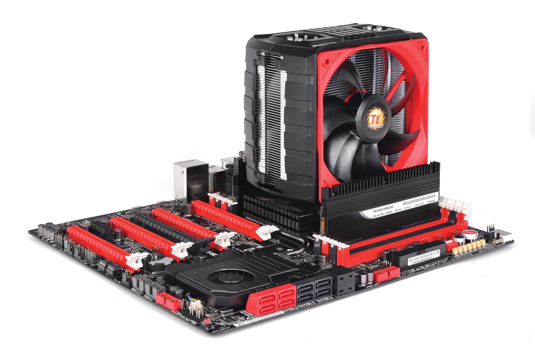 Media asset in full size related to 3dfxzone.it news item entitled as follows: Thermaltake annuncia la linea di dissipatori per CPU NiC Series | Image Name: news19109_Thermaltake-NiC-CPU-cooler_3.jpg