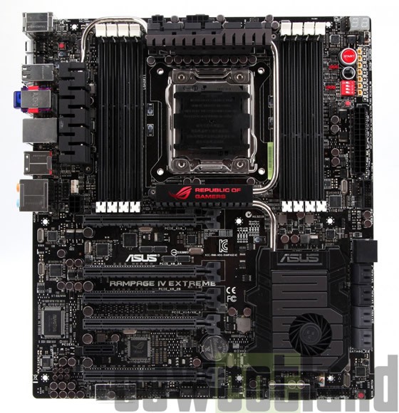 Risorsa grafica - foto, screenshot o immagine in genere - relativa ai contenuti pubblicati da unixzone.it | Nome immagine: news19282_ASUS-ROG-Rampage-IV-Extreme-Black-motherboard_1.jpg
