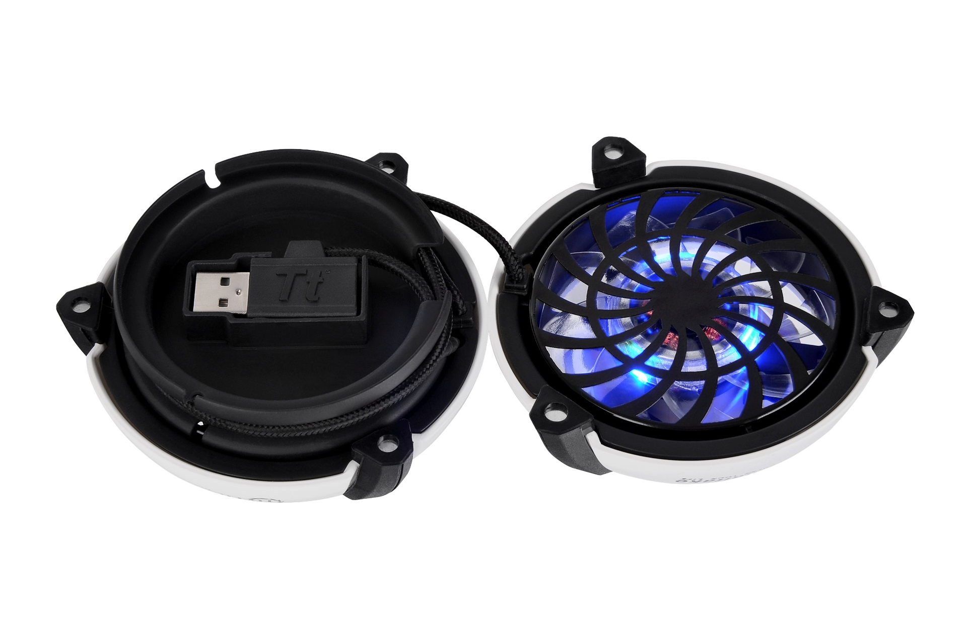 Immagine pubblicata in relazione al seguente contenuto: Thermaltake annuncia la linea di cooler per notebook GOrb II | Nome immagine: news19386_Thermaltake-GOrb-II-laptop-cooler_2.jpg