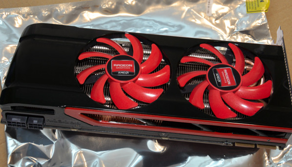 Immagine pubblicata in relazione al seguente contenuto: Foto, specifiche e prezzo della video card Radeon HD 8970 di AMD? | Nome immagine: news19676_AMD-Radeon-8970-XT_1.jpg