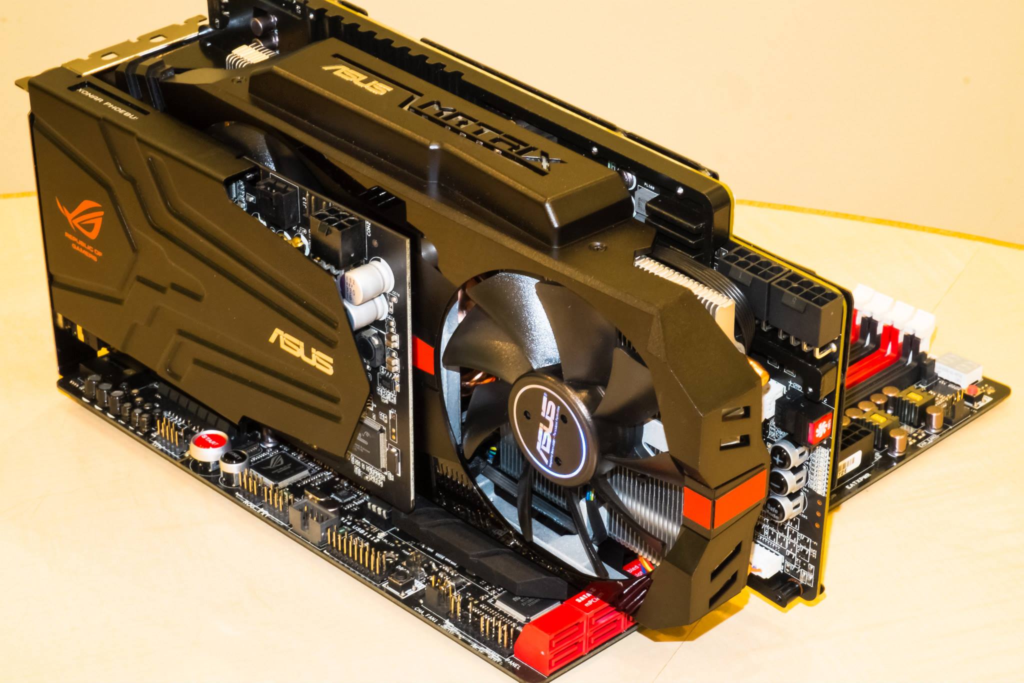 Media asset (photo, screenshot, or image in full size) related to contents posted at 3dfxzone.it | Image Name: news20183-ASUS-ROG-Matrix-R9-280X-Platinum_7.jpg