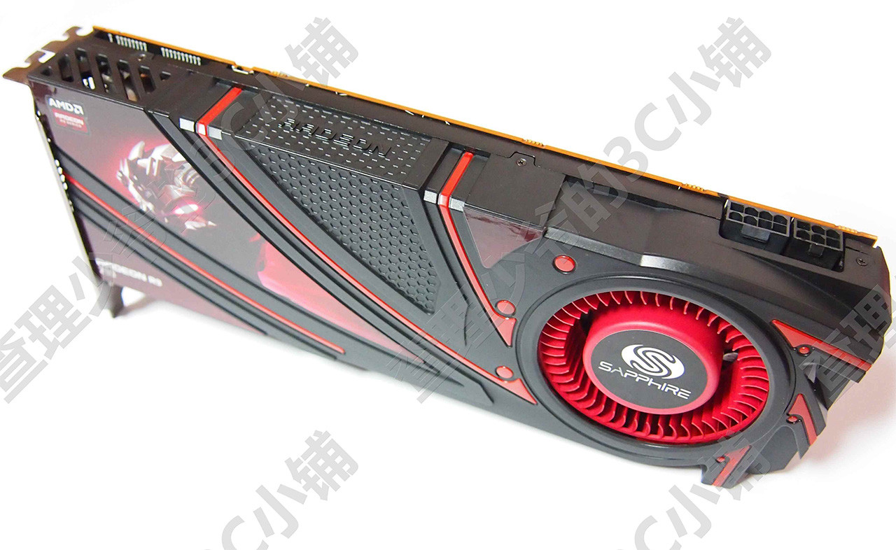 Immagine pubblicata in relazione al seguente contenuto: Foto e prezzo della video card Radeon R9 290 di SAPPHIRE | Nome immagine: news20272_Sapphire-Radeon-R9-290-foto_2.jpg