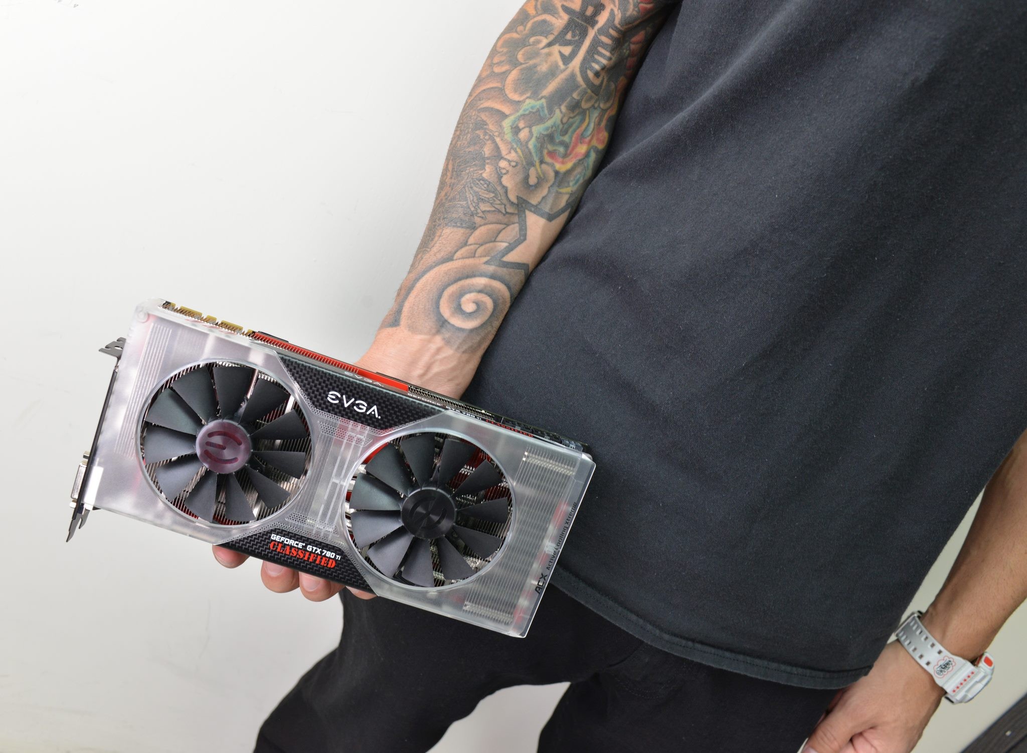 Immagine pubblicata in relazione al seguente contenuto: Foto della GeForce GTX 780 Ti Classified K|ngp|n Edition di EVGA | Nome immagine: news20460_EVGA-GeForce-GTX-780-Ti-Classified-KINGPIN-Edition_1.jpg