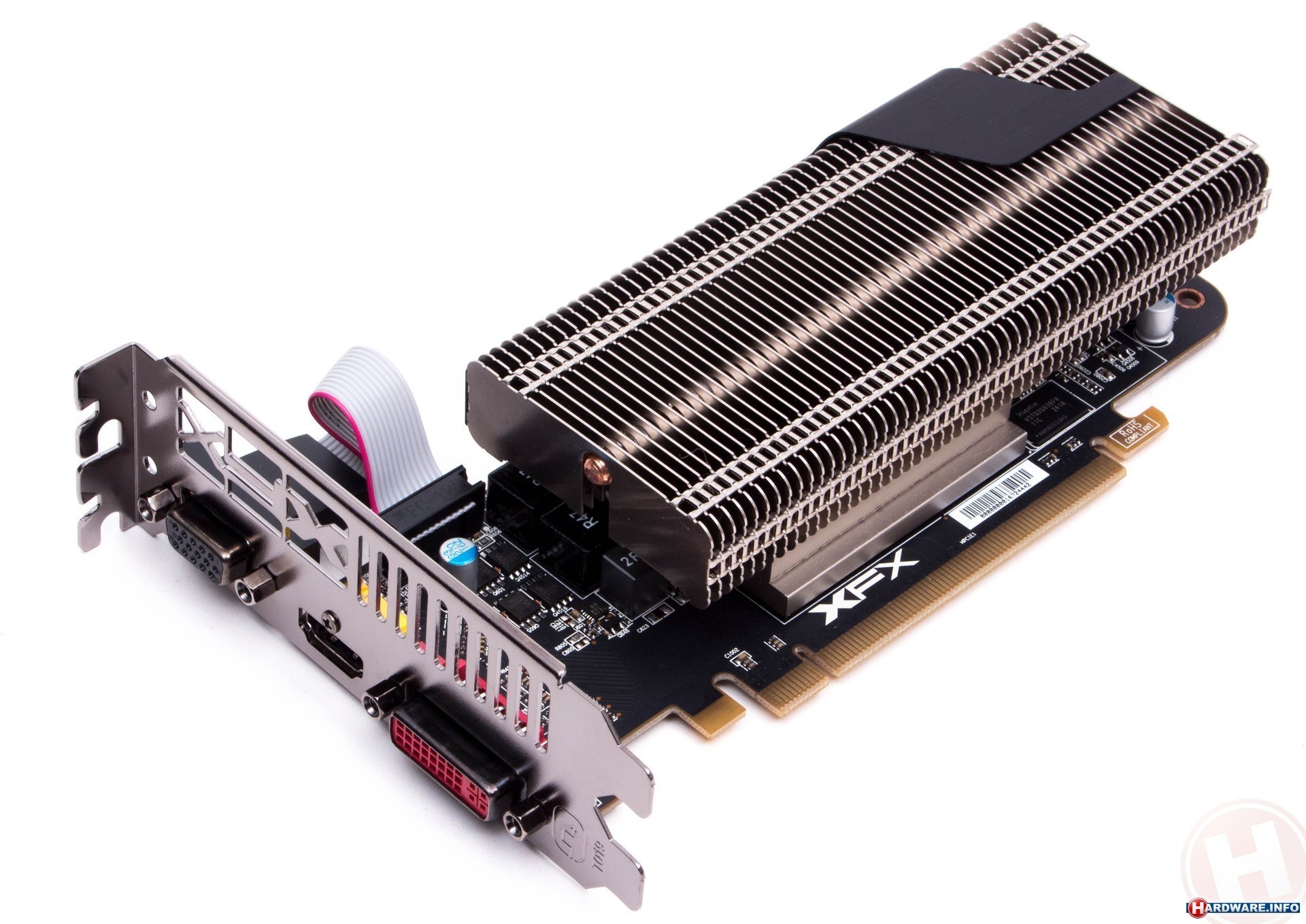 Immagine pubblicata in relazione al seguente contenuto: XFX lancia le Radeon R7 250 e R7 240 Core Edition con cooler passivo | Nome immagine: news20475_XFX-Radeon-R7-200-Series_3.jpg
