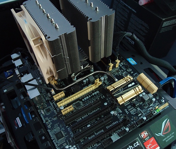 Immagine pubblicata in relazione al seguente contenuto: AMD A10-7850K vs Intel Core i5-4670K: on line i benchmark di ASUS | Nome immagine: news20624_ASUS-A10-7850K-benchmark_1.jpg