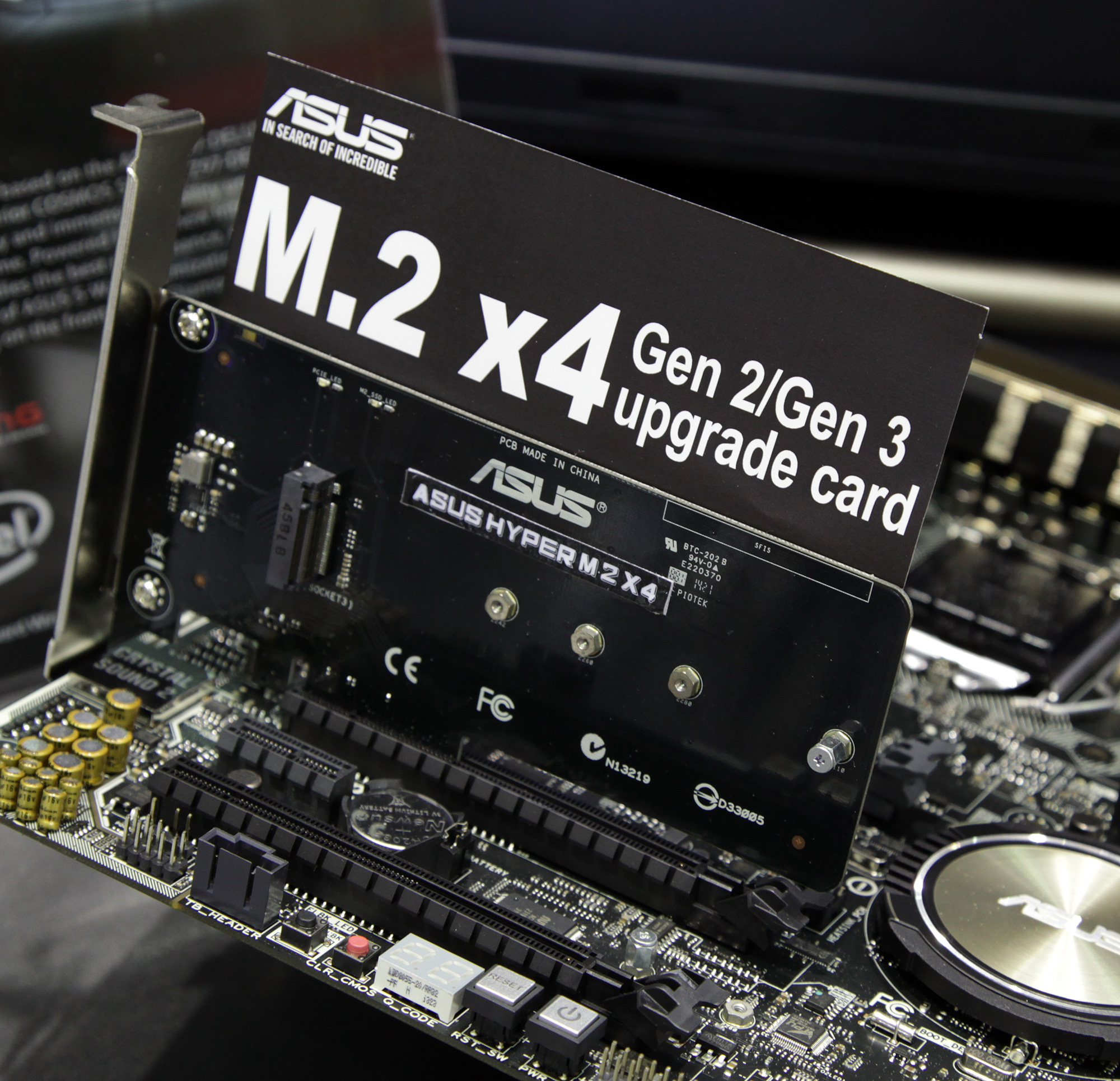 Immagine pubblicata in relazione al seguente contenuto: Da PCI-Express x4 a M.2 con l'adapter Hyper M.2 X4 di ASUS | Nome immagine: news21272_ASUS-Hyper-M.2-X4_2.jpg