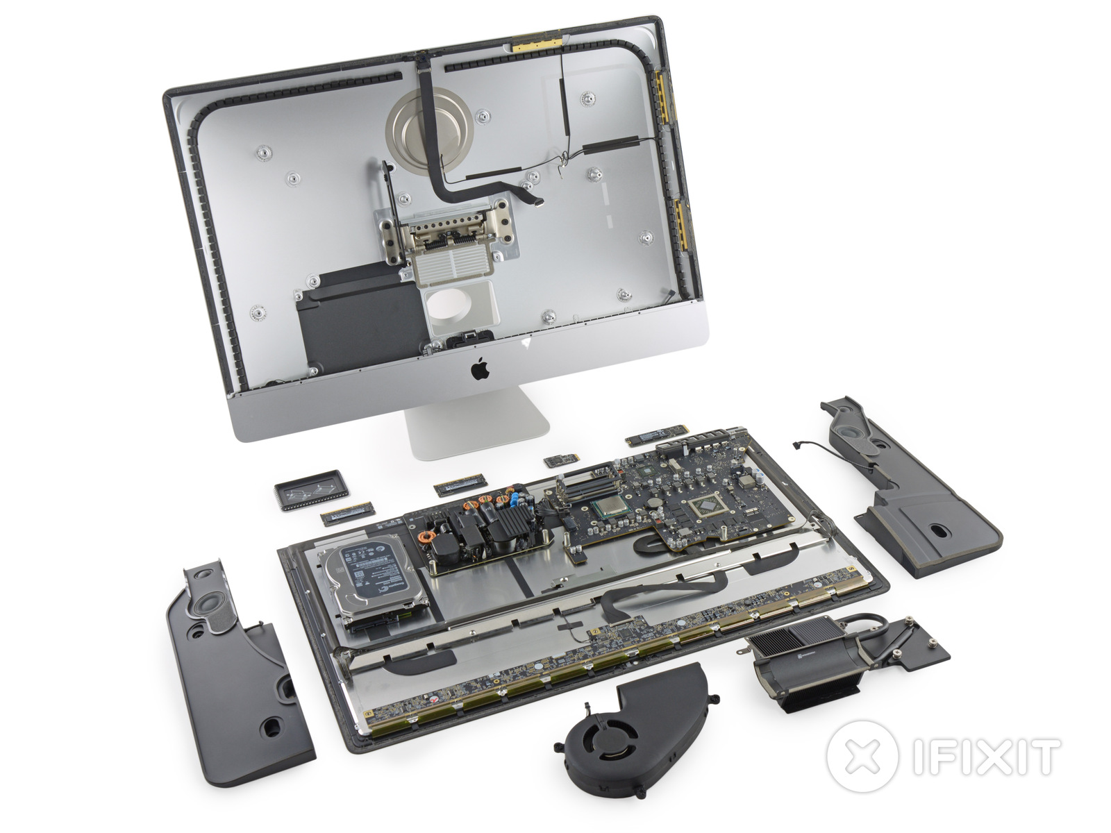 Immagine pubblicata in relazione al seguente contenuto: Le foto di un iMac di Apple con display Retina 5K disassemblato | Nome immagine: news21797_iMac-Intel-27-inch_Retina-5K_2.jpg