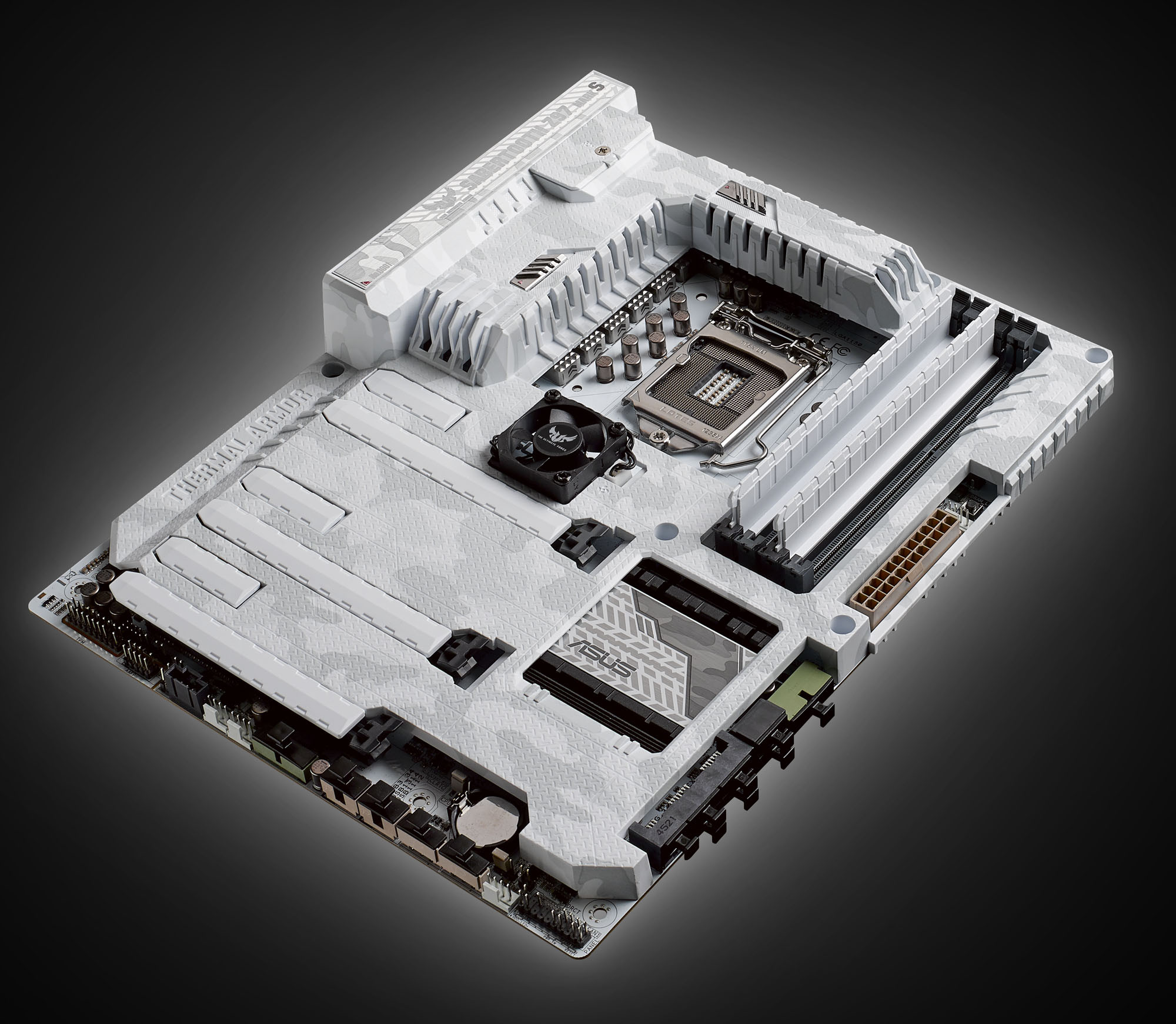 Immagine pubblicata in relazione al seguente contenuto: ASUS annuncia la motherboard TUF Sabertooth Z97 Mark S | Nome immagine: news21851_TUF-Sabertooth-Z97-Mark-S_2.jpg