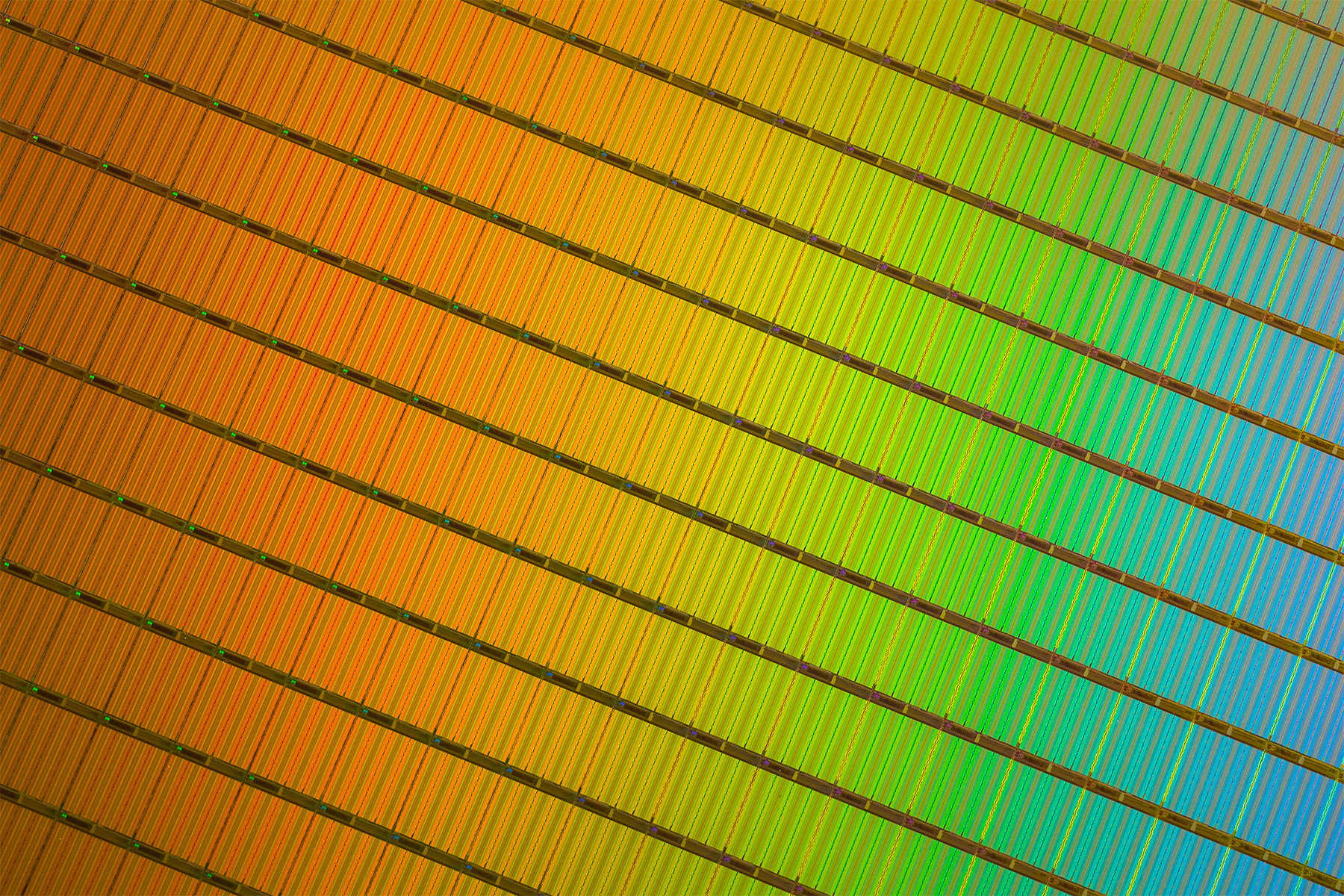 Risorsa grafica - foto, screenshot o immagine in genere - relativa ai contenuti pubblicati da unixzone.it | Nome immagine: news22397_Intel-Micron-3D-NAND-Wafer-Close-Up_1.jpg