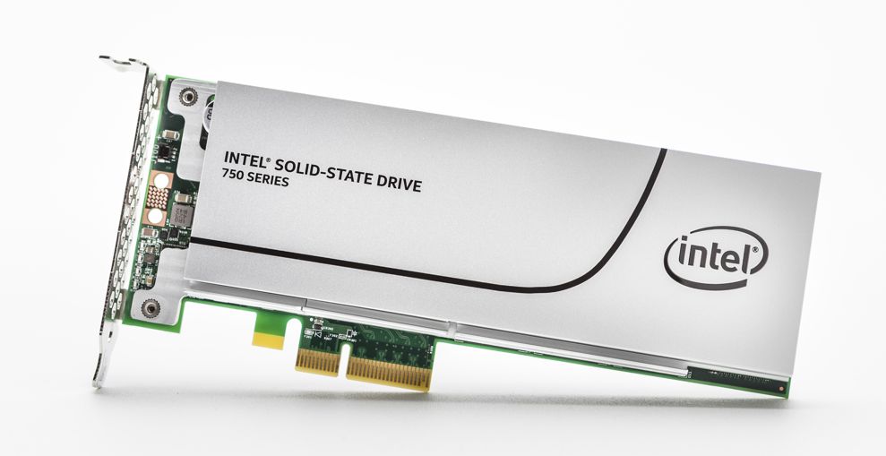 Media asset in full size related to 3dfxzone.it news item entitled as follows: Intel annuncia la linea di drive a stato solido NVM Express SSD 750 | Image Name: news22420_Intel-SSD-750_1.jpg