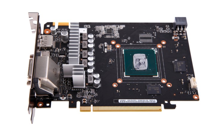 Immagine pubblicata in relazione al seguente contenuto: ASUS mette a nudo la card GeForce GTX 960 Turbo (Special Edition) | Nome immagine: news22803_ASUS-GeForce-GTX-960-Turbo_2.jpg