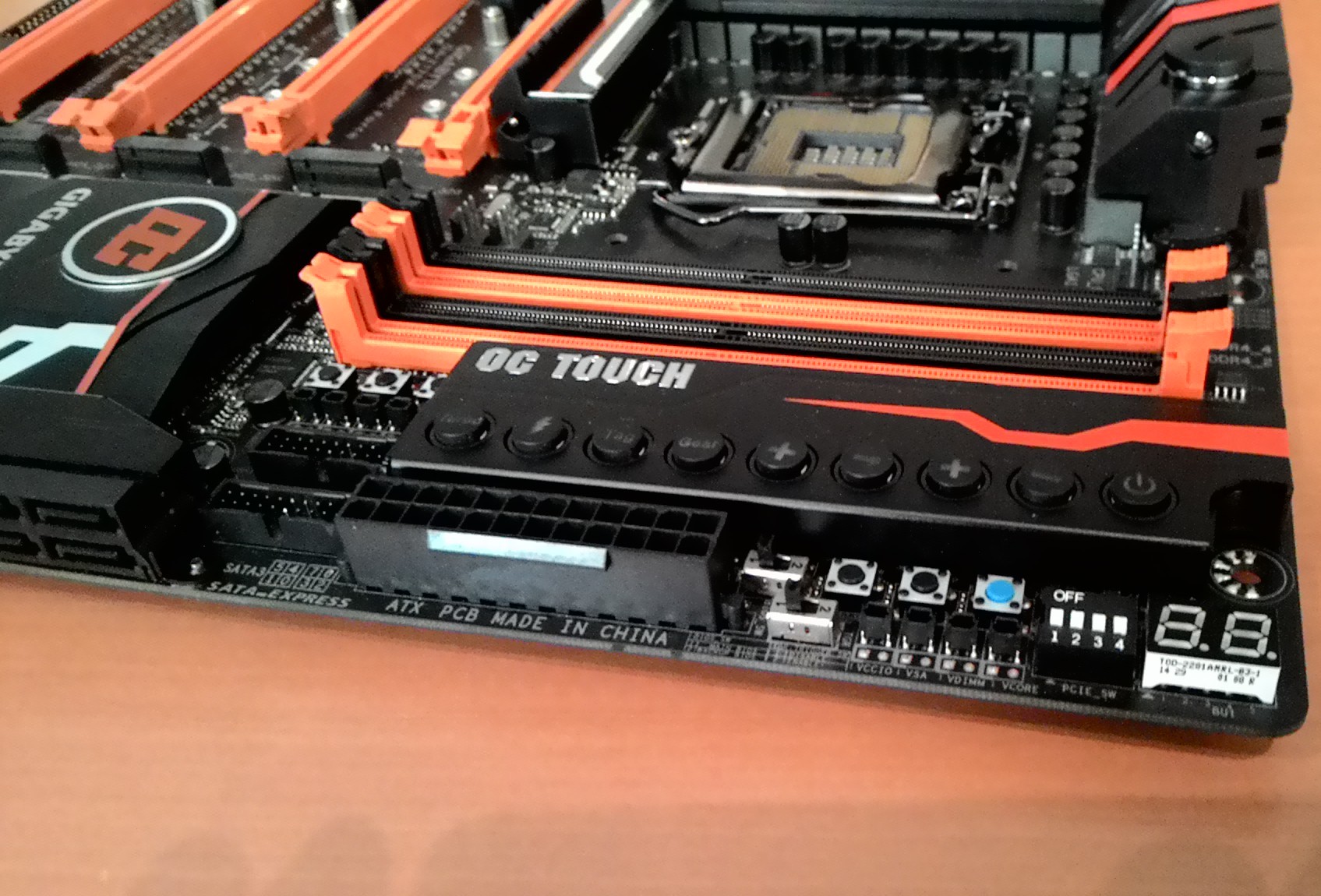 Media asset in full size related to 3dfxzone.it news item entitled as follows: Skylake & Overclocking: foto della motherboard GIGABYTE Z170 SOC Force | Image Name: news22899_GIGABYTE-Z170-SOC-Force_3.jpg