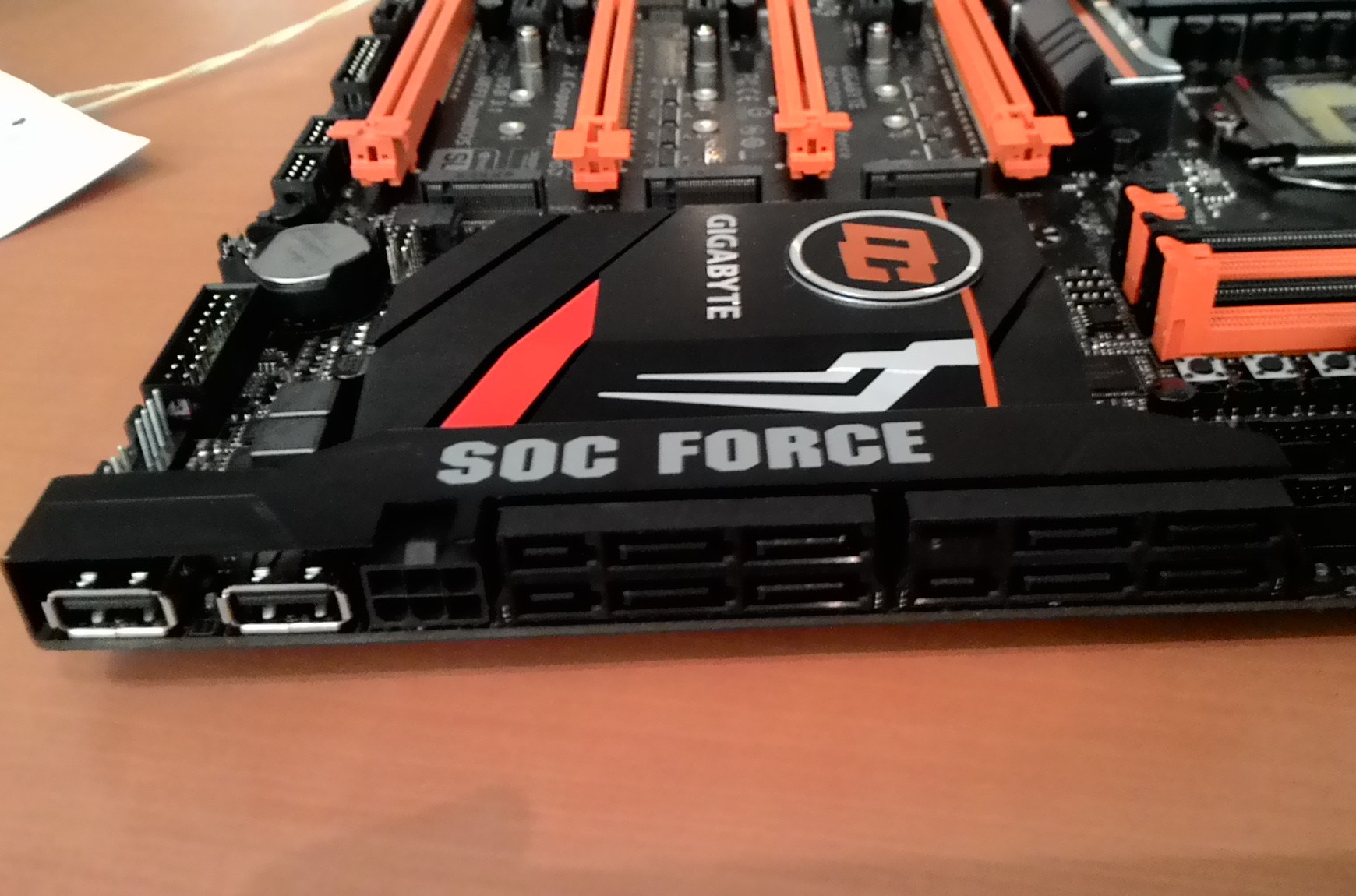 Media asset in full size related to 3dfxzone.it news item entitled as follows: Skylake & Overclocking: foto della motherboard GIGABYTE Z170 SOC Force | Image Name: news22899_GIGABYTE-Z170-SOC-Force_4.jpg