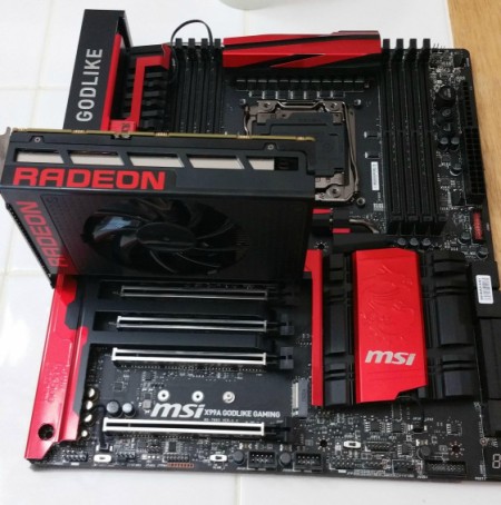 Risorsa grafica - foto, screenshot o immagine in genere - relativa ai contenuti pubblicati da amdzone.it | Nome immagine: news22938_Radeon-R9-Nano_2.jpg