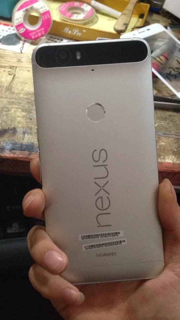 Immagine pubblicata in relazione al seguente contenuto: Foto dello smartphone Nexus con display da 5.7-inch prodotto da Huawei | Nome immagine: news22987_Google-Huawei-Nexus-5.7_1.jpg