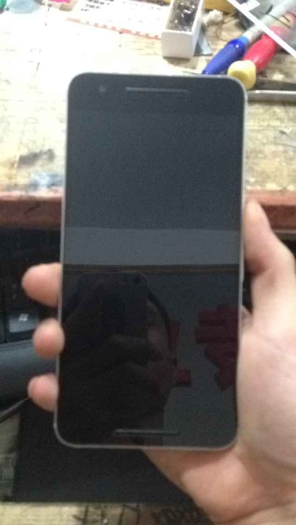 Immagine pubblicata in relazione al seguente contenuto: Foto dello smartphone Nexus con display da 5.7-inch prodotto da Huawei | Nome immagine: news22987_Google-Huawei-Nexus-5.7_3.jpg