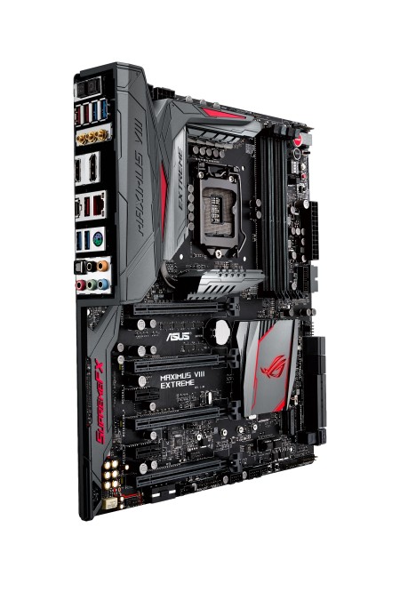 Immagine pubblicata in relazione al seguente contenuto: ASUS annuncia la motherboard high-end ROG Maximus VIII Extreme | Nome immagine: news23096_ASUS-ROG-Maximus-VIII-Extreme_2.jpg