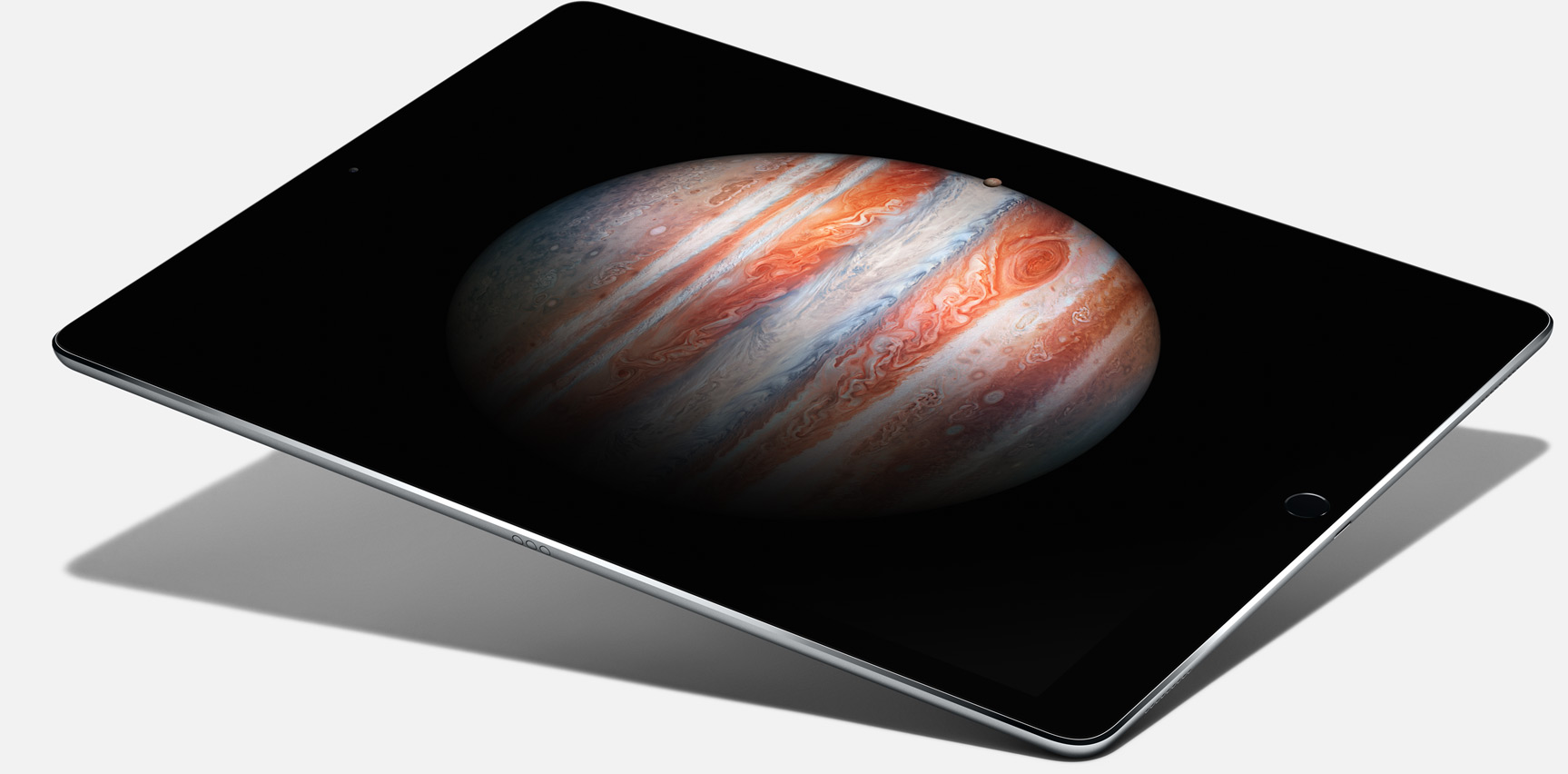 Immagine pubblicata in relazione al seguente contenuto: Le vendite degli iPad Pro da 12.9-inch cominciano il giorno 11 novembre | Nome immagine: news23294_Apple-iPad-Pro_1.jpg