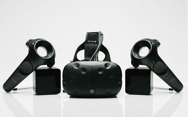 Immagine pubblicata in relazione al seguente contenuto: HTC ufficializza la data di inizio delle prenotazioni del suo headset VR Vive | Nome immagine: news23623_HTC-Vive_1.jpg