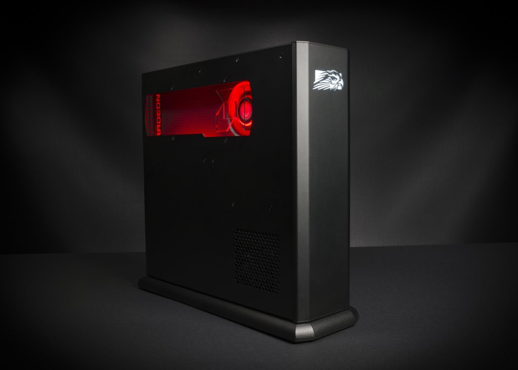 Media asset in full size related to 3dfxzone.it news item entitled as follows: AMD mostra dei desktop gaming-oriented con una video card dual-gpu Fiji | Image Name: news23682_Falcon-Northwest-Tiki-Fiji-Dual-GPU_1.jpg