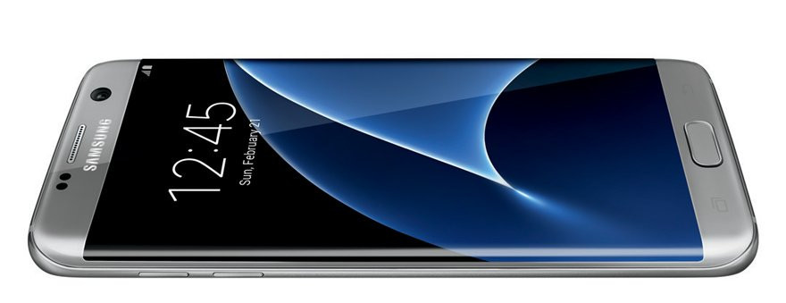 Immagine pubblicata in relazione al seguente contenuto: On line una nuova foto dello smartphone flag-ship Galaxy S7 Edge di Samsung | Nome immagine: news23780_Samsung-Galaxy-S7-Edge_1.jpg