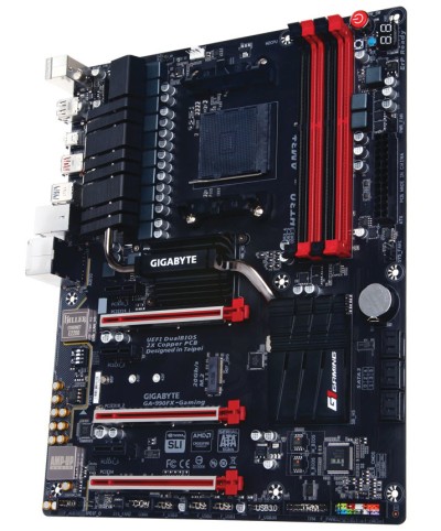 Media asset in full size related to 3dfxzone.it news item entitled as follows: GIGABYTE lancia la motherboard flag-ship 990FX-Gaming per CPU AMD AM3+ | Image Name: news23819_GIGABYTE-990FX-Gaming_1.jpg