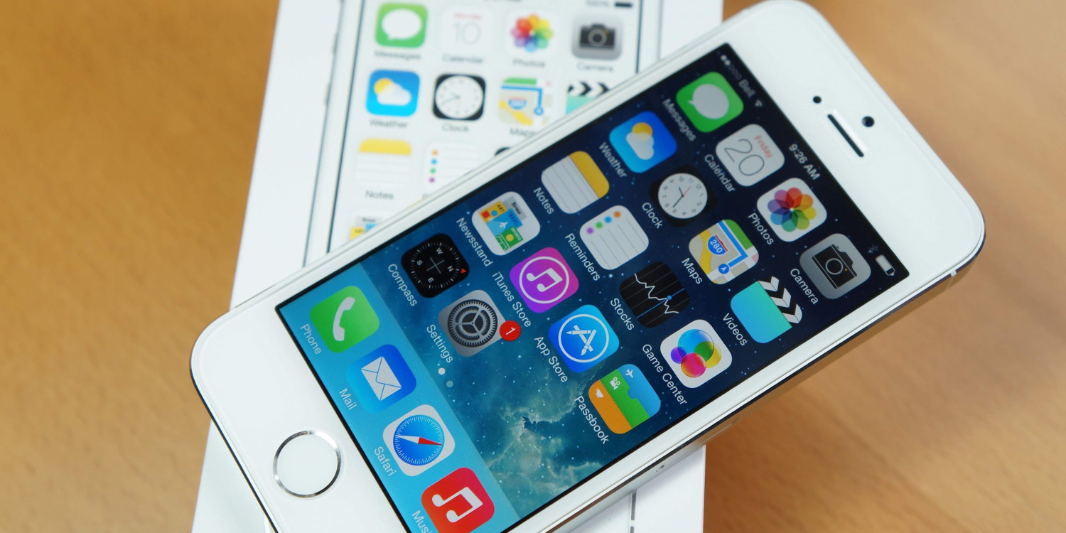 Immagine pubblicata in relazione al seguente contenuto: Apple pronta a lanciare l'iPhone SE per sostituire l'attuale iPhone 5s | Nome immagine: news23871_Apple-iPhone_1.jpg