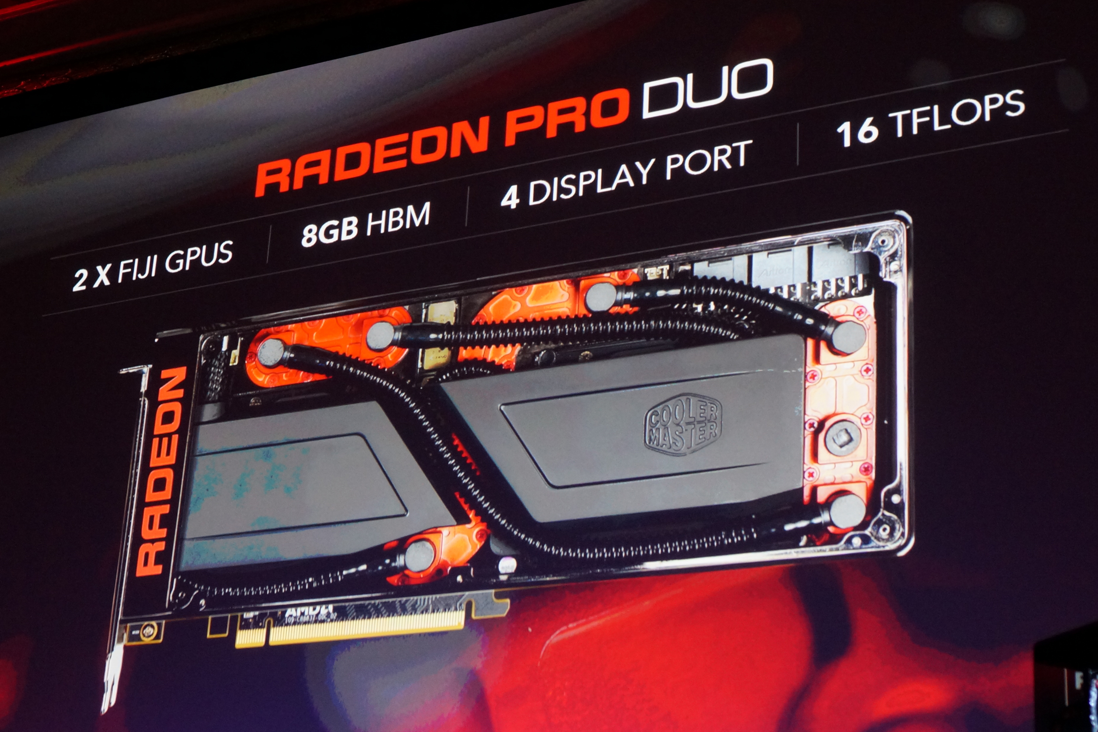 Immagine pubblicata in relazione al seguente contenuto: Benchmark: Radeon Pro Duo vs GeForce GTX TITAN Z vs Radeon R9 295X2 | Nome immagine: news23956_Radeon-Pro-Duo_3.jpg
