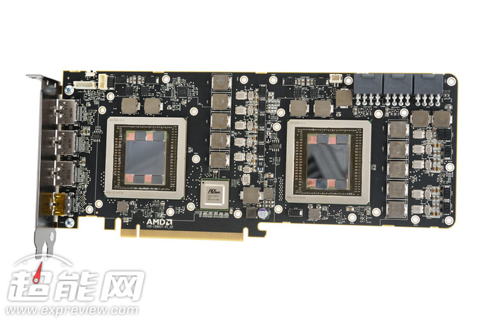 Immagine pubblicata in relazione al seguente contenuto: Fotogallery della video card AMD Radeon Pro Duo prodotta da XFX | Nome immagine: news24169_XFX-AMD-Radeon-Pro-Duo-Foto_11.jpg