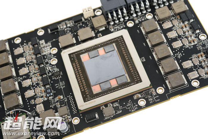 Immagine pubblicata in relazione al seguente contenuto: Fotogallery della video card AMD Radeon Pro Duo prodotta da XFX | Nome immagine: news24169_XFX-AMD-Radeon-Pro-Duo-Foto_13.jpg