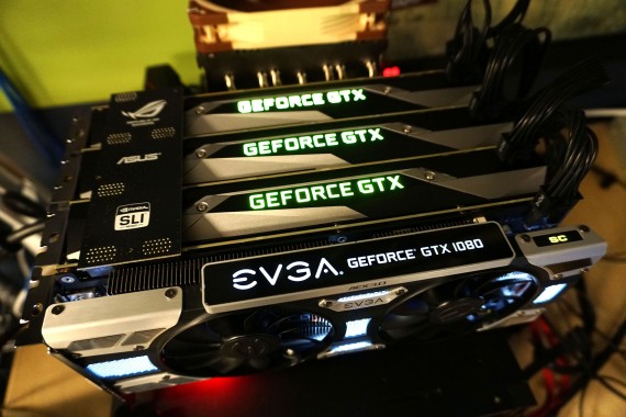 Immagine pubblicata in relazione al seguente contenuto: NVIDIA limita al 2-Way SLI l'impiego multi-gpu delle GeForce Pascal con i game | Nome immagine: news24400_NVIDIA-Pascal-SLI_1.jpg