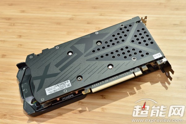 Immagine pubblicata in relazione al seguente contenuto: Foto della video card non reference Radeon RX 470 Double Dissipation di XFX | Nome immagine: news24685_XFX-Radeon-RX-470-Double-Dissipation_3.jpg