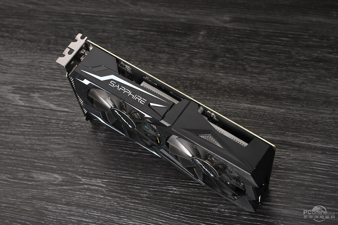 Immagine pubblicata in relazione al seguente contenuto: Foto delle SAPPHIRE Radeon RX 470 e RX 460 (e delle GPU) senza cooler | Nome immagine: news24689_SAPPHIRE-Radeon-RX-460-Dual-X_5.jpg