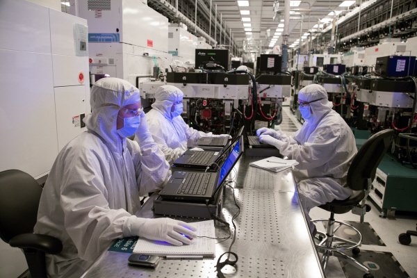 Media asset in full size related to 3dfxzone.it news item entitled as follows: Il focus di GLOBALFOUNDRIES  gi sul nodo di produzione a 7nm FinFET | Image Name: news24946_GLOBALFOUNDRIES_2.jpg