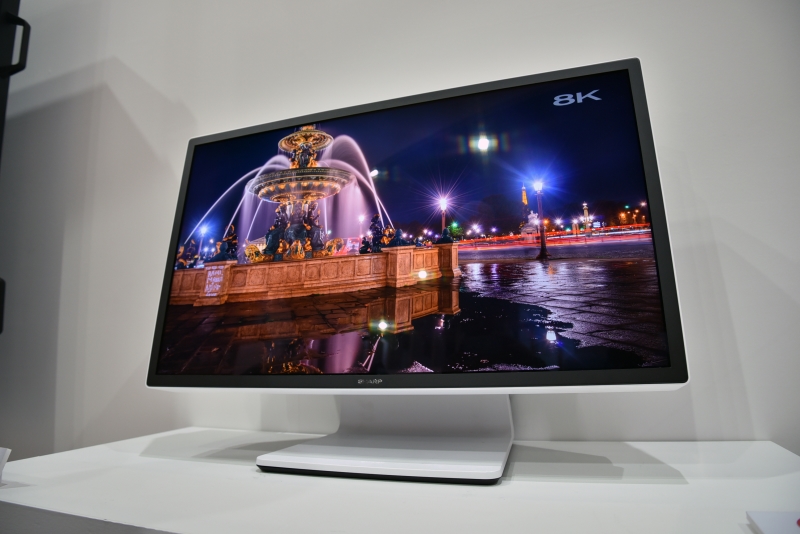 Immagine pubblicata in relazione al seguente contenuto: Sharp realizza un monitor con pannello IGZO da 27-inch che lavora in 8K | Nome immagine: news25036_Sharp-IGZO-monitor_1.jpg