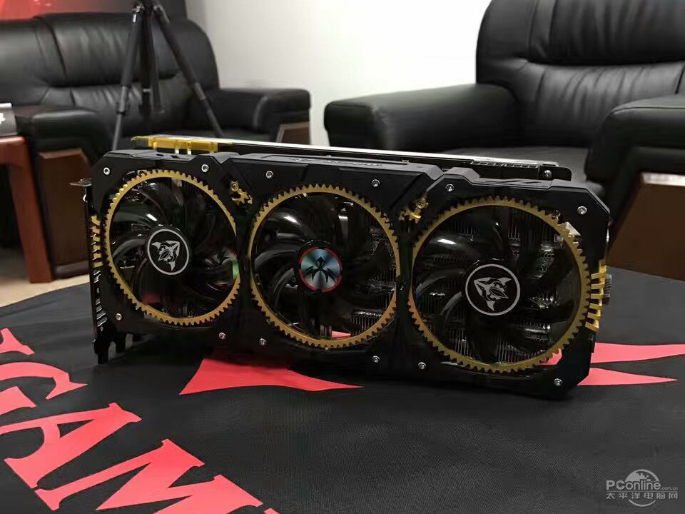 Immagine pubblicata in relazione al seguente contenuto: Colorful esibisce la video card iGame GTX 1080 KUDAN con cooler ibrido | Nome immagine: news25349_Colorful-iGame-GTX-1080-KUDAN_1.jpg