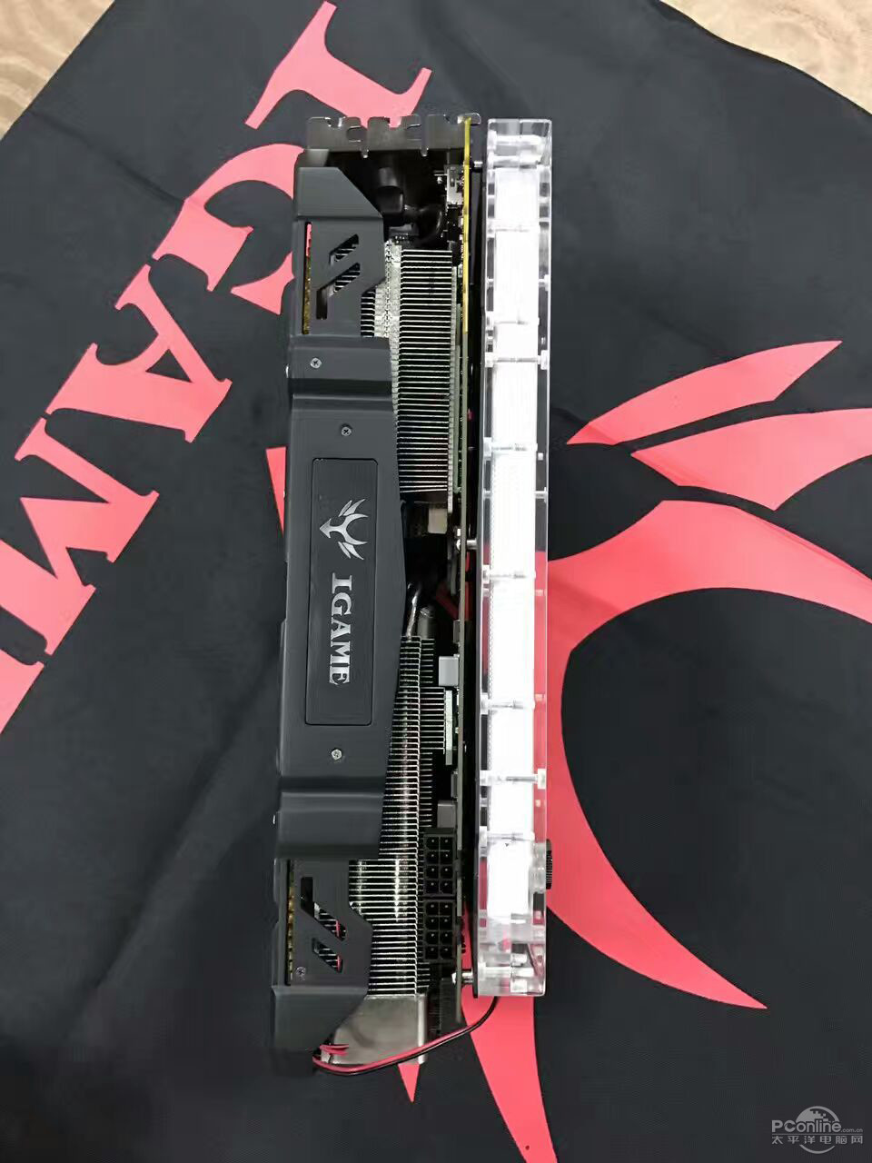 Immagine pubblicata in relazione al seguente contenuto: Colorful esibisce la video card iGame GTX 1080 KUDAN con cooler ibrido | Nome immagine: news25349_Colorful-iGame-GTX-1080-KUDAN_3.jpg