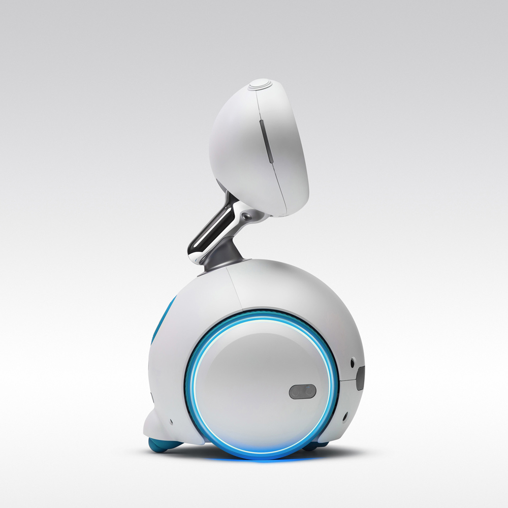 Immagine pubblicata in relazione al seguente contenuto: Asustek lancia il robot per uso domestico Zenbo nel mercato taiwanese | Nome immagine: news25491_ASUS-Zenbo_4.jpg