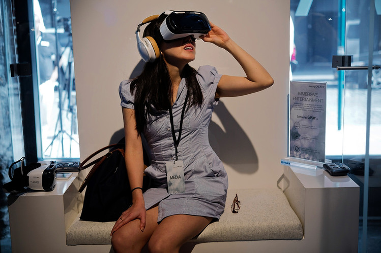 Immagine pubblicata in relazione al seguente contenuto: I volumi degli headset VR commercializzati nel 2017 saranno in lieve crescita | Nome immagine: news25520_Headset-VR_1.jpg