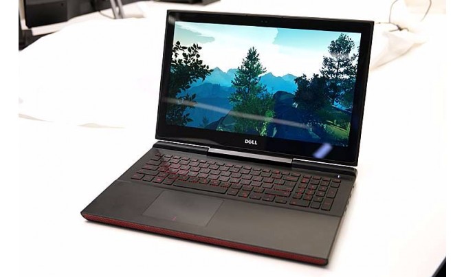 Immagine pubblicata in relazione al seguente contenuto: DELL lancia gaming notebook Inspiron 7000 con GeForce GTX 1050 Ti o GTX 1050 | Nome immagine: news25570_DELL-Inspiron-7000_1.jpg