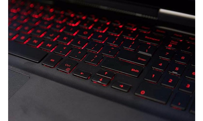 Immagine pubblicata in relazione al seguente contenuto: DELL lancia gaming notebook Inspiron 7000 con GeForce GTX 1050 Ti o GTX 1050 | Nome immagine: news25570_DELL-Inspiron-7000_4.jpg