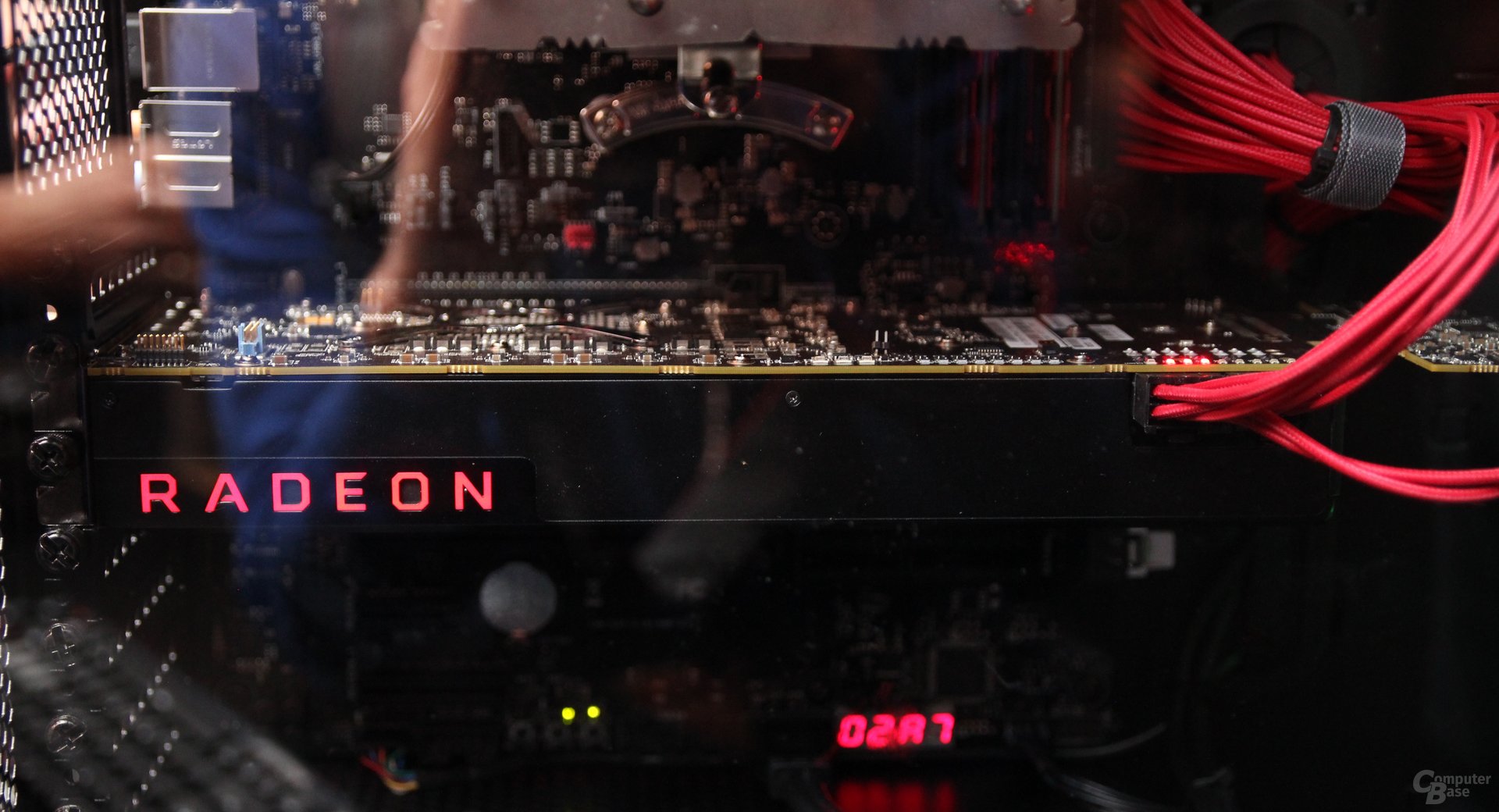 Risorsa grafica - foto, screenshot o immagine in genere - relativa ai contenuti pubblicati da amdzone.it | Nome immagine: news25874_AMD-Radeon-Vega_1.jpg