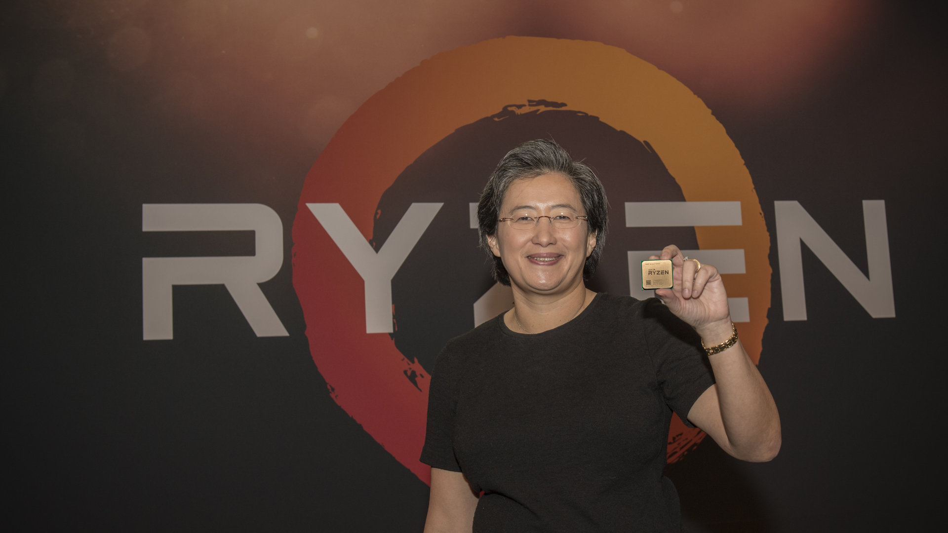 Immagine pubblicata in relazione al seguente contenuto: Perch le motherboard per le CPU AMD Ryzen sono scarsamente reperibili | Nome immagine: news25969_Ryzen-CPU-AMD-CEO_1.jpg