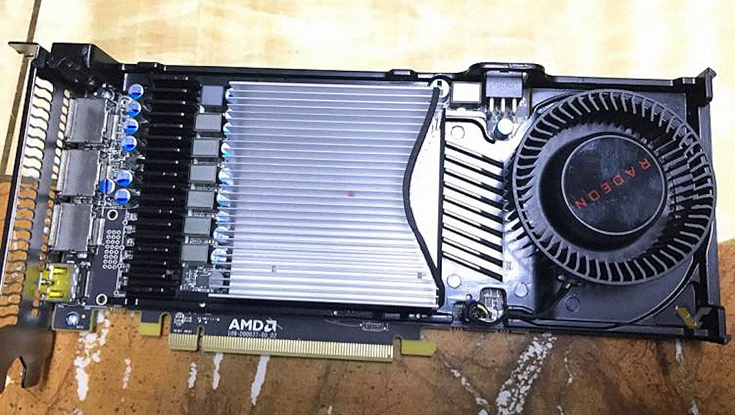 Immagine pubblicata in relazione al seguente contenuto: Foto della prossima video card AMD Radeon RX 570 in versione reference | Nome immagine: news26073_AMD-Radeon-RX-570_2.jpg