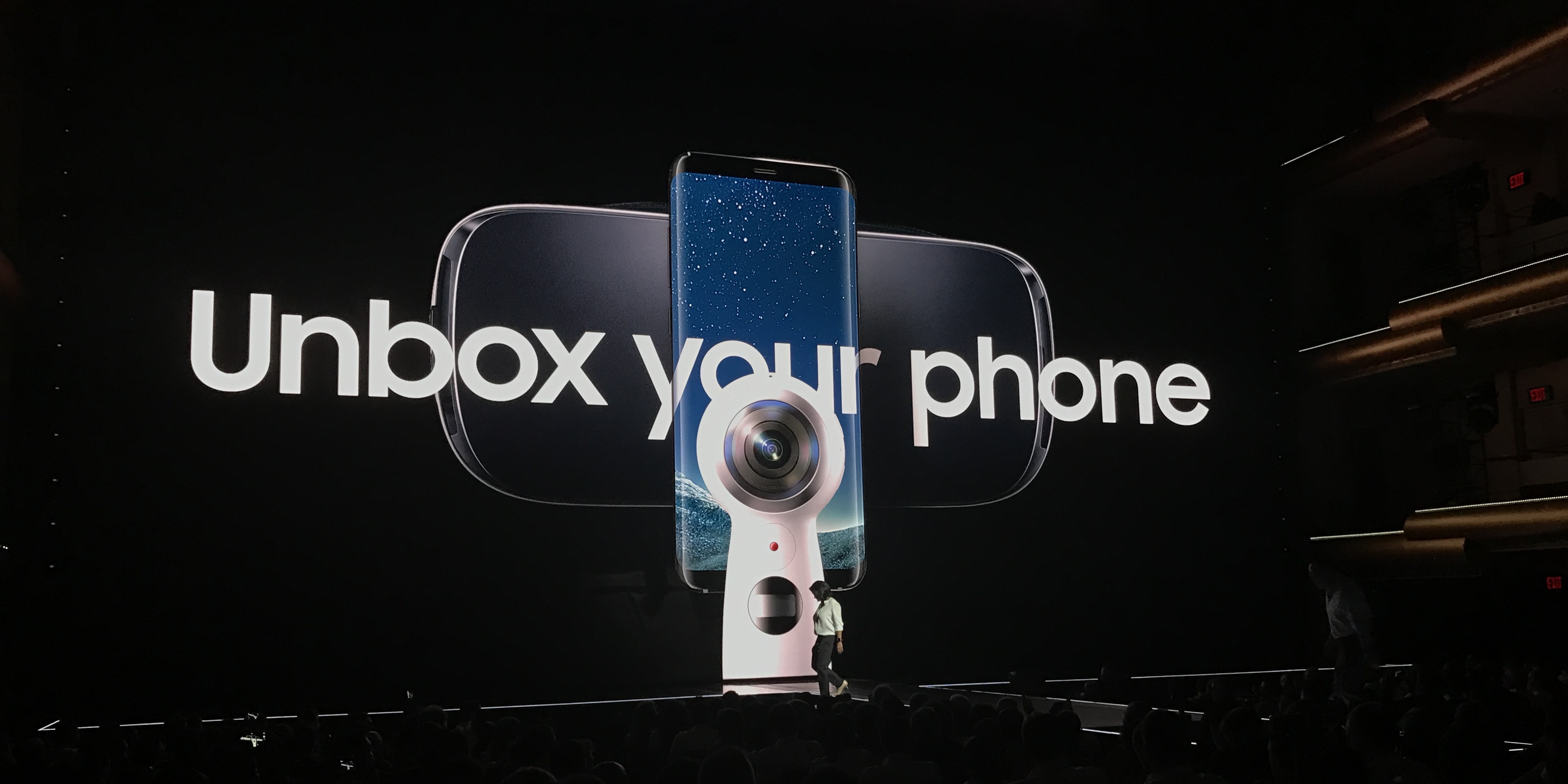Immagine pubblicata in relazione al seguente contenuto: Samsung prepara la sfida agli headset VR Rift di Oculus e Vive di HTC | Nome immagine: news26086_Gear-360-2017-Unpacked-Event_1.jpg