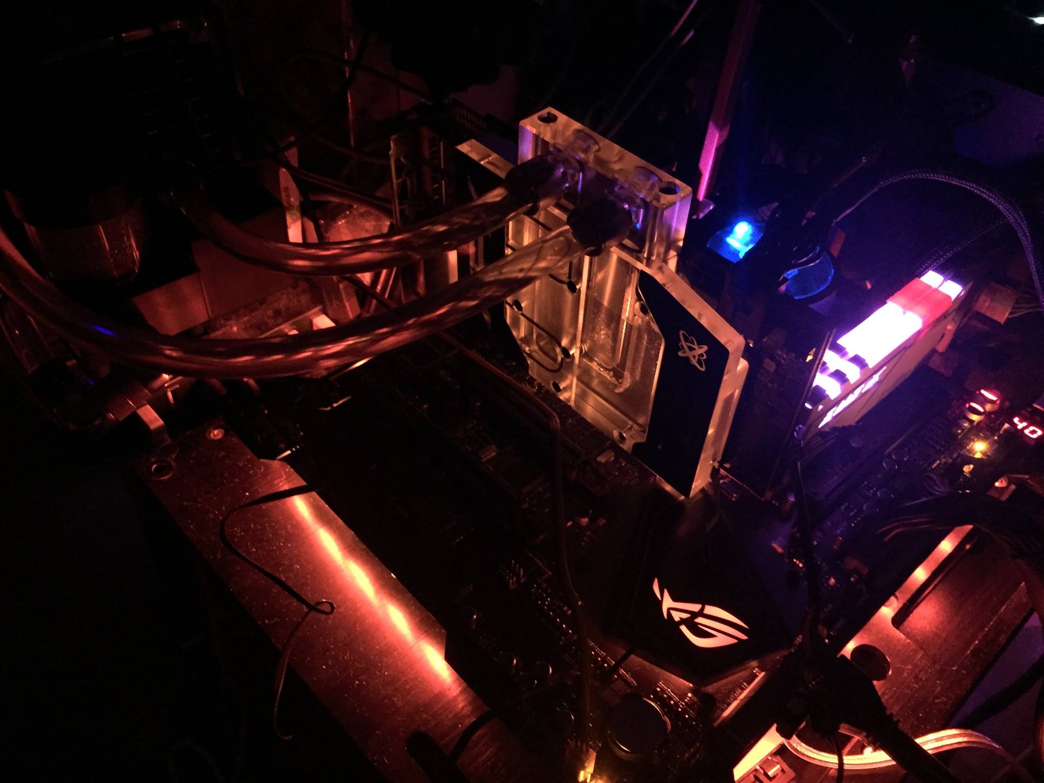 Immagine pubblicata in relazione al seguente contenuto: Overclocking, foto e benchmark con 3DMark di una Radeon RX 580 di XFX | Nome immagine: news26178_XFX-Radeon-RX-580-Benchmark_2.jpg